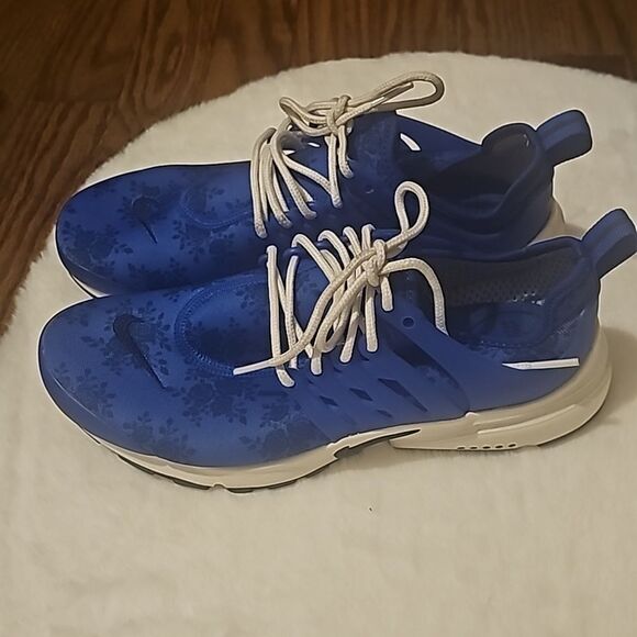 Gently Worn Ladies Floral print Racer  Blue Sail Nikes - Picture 2 of 5